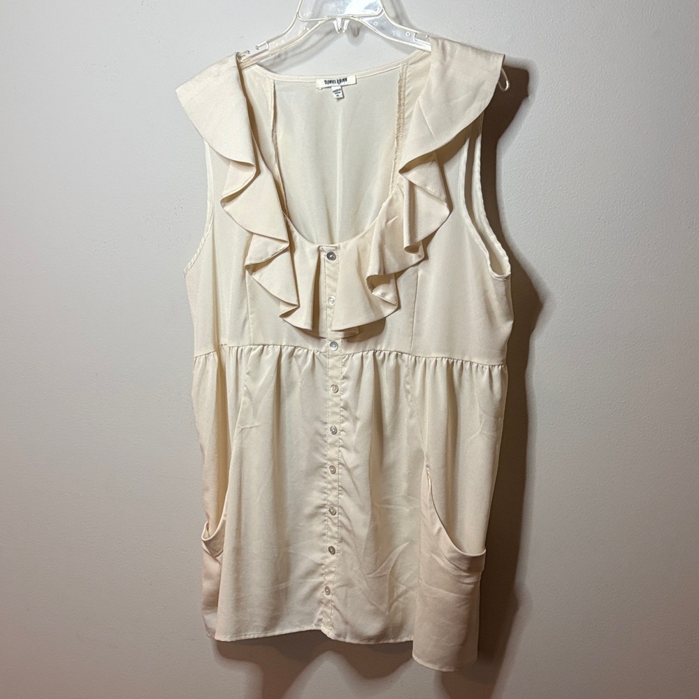 Daniel Rainn Cream Ruffle-Front Sleeveless Blouse